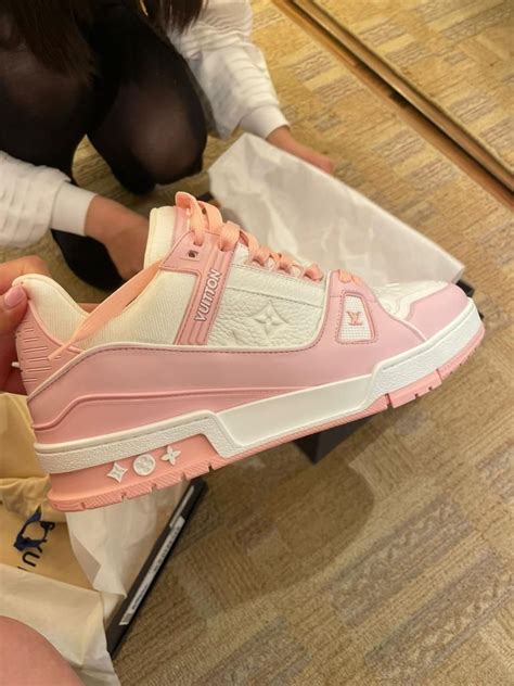 Louis Vuitton Trainer Pink Rose .